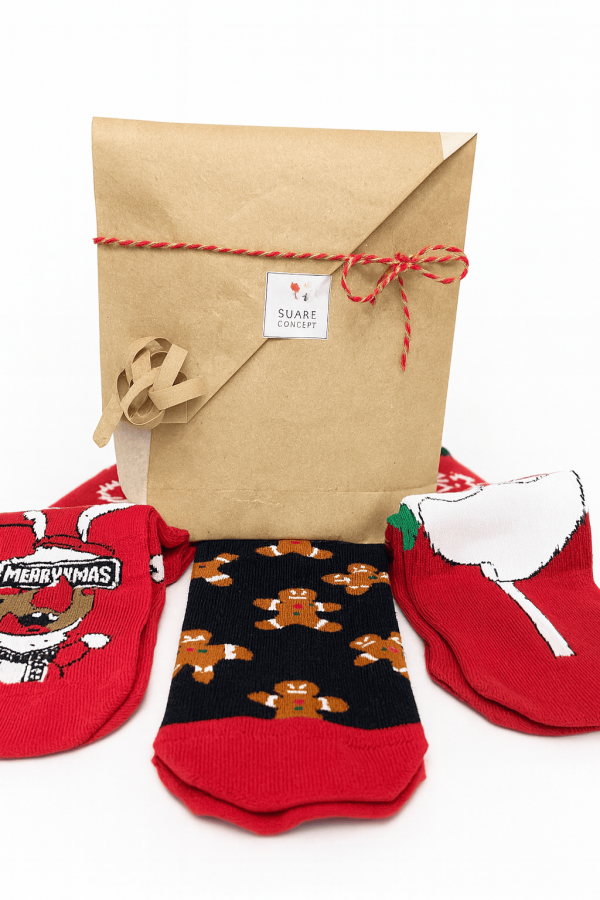 Yeni Yıl Geyikli Kırmızı Siyah Çorap – Suare Concept Yılbaşı Çorap Modeli